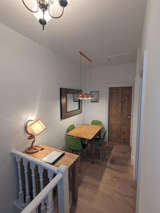 Spacious First Floor Family Flat, Sea View Torquay Luaran gambar