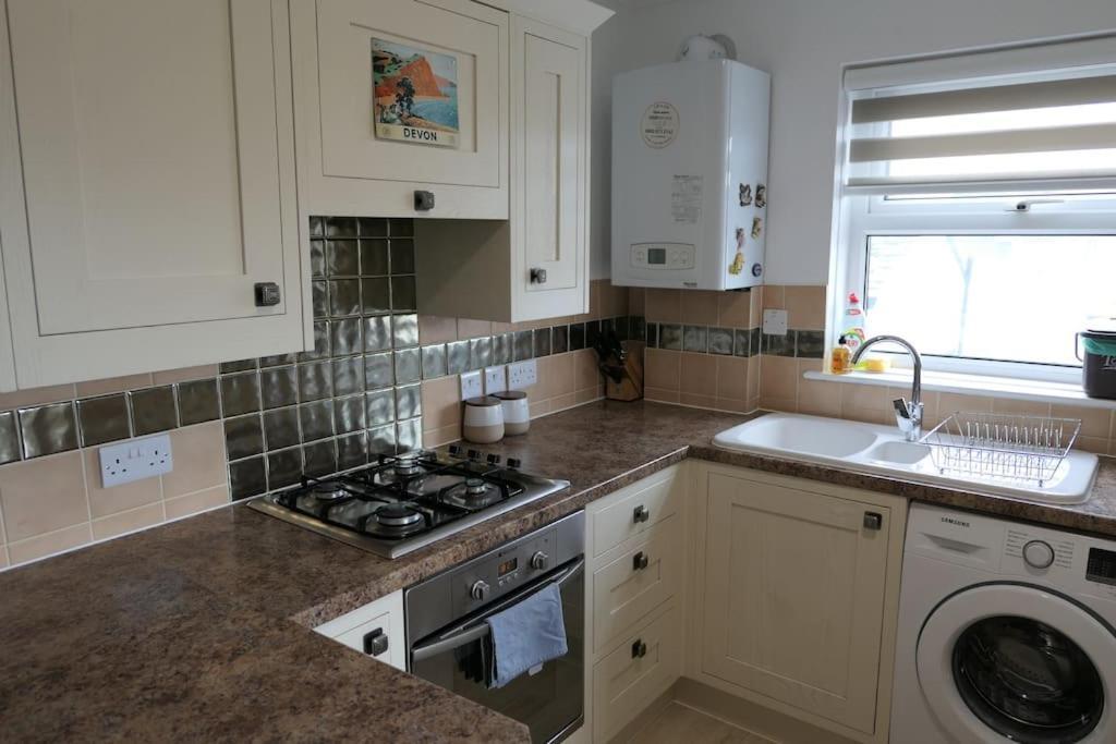 Spacious First Floor Family Flat, Sea View Torquay Luaran gambar
